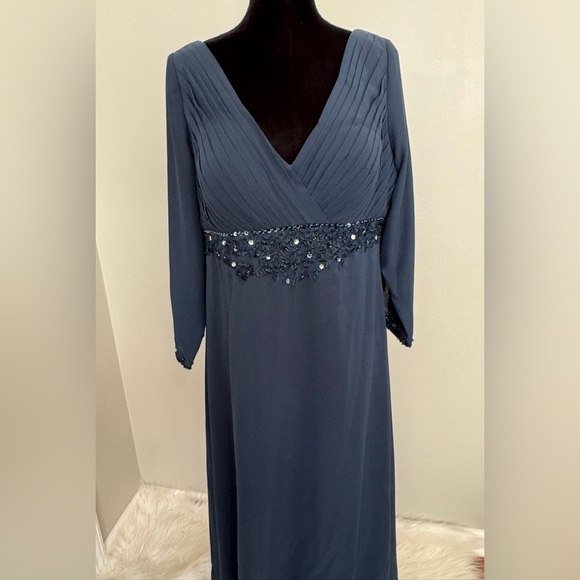Navy Blue Mother’s Wedding Dress - Picture 3 of 10
